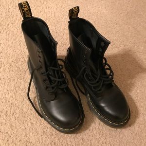 ❌SOLD❌Black boots worn twice Size 7